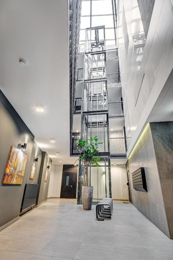 Happy Inn Presidential, Self Check-In, Parking In The Underground Garage Vilnius Luaran gambar