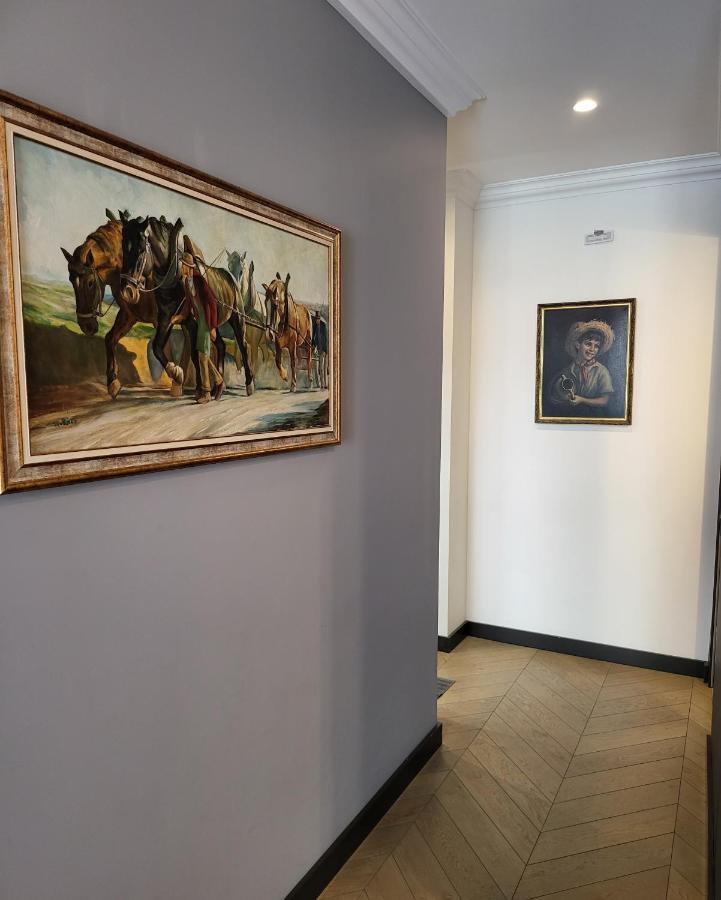 Happy Inn Presidential, Self Check-In, Parking In The Underground Garage Vilnius Luaran gambar