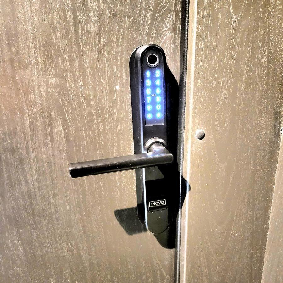 Happy Inn Presidential, Self Check-In, Parking In The Underground Garage Vilnius Luaran gambar