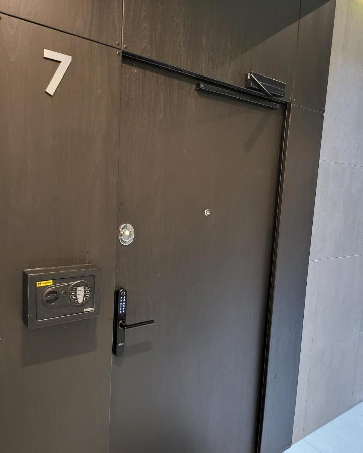 Happy Inn Presidential, Self Check-In, Parking In The Underground Garage Vilnius Luaran gambar