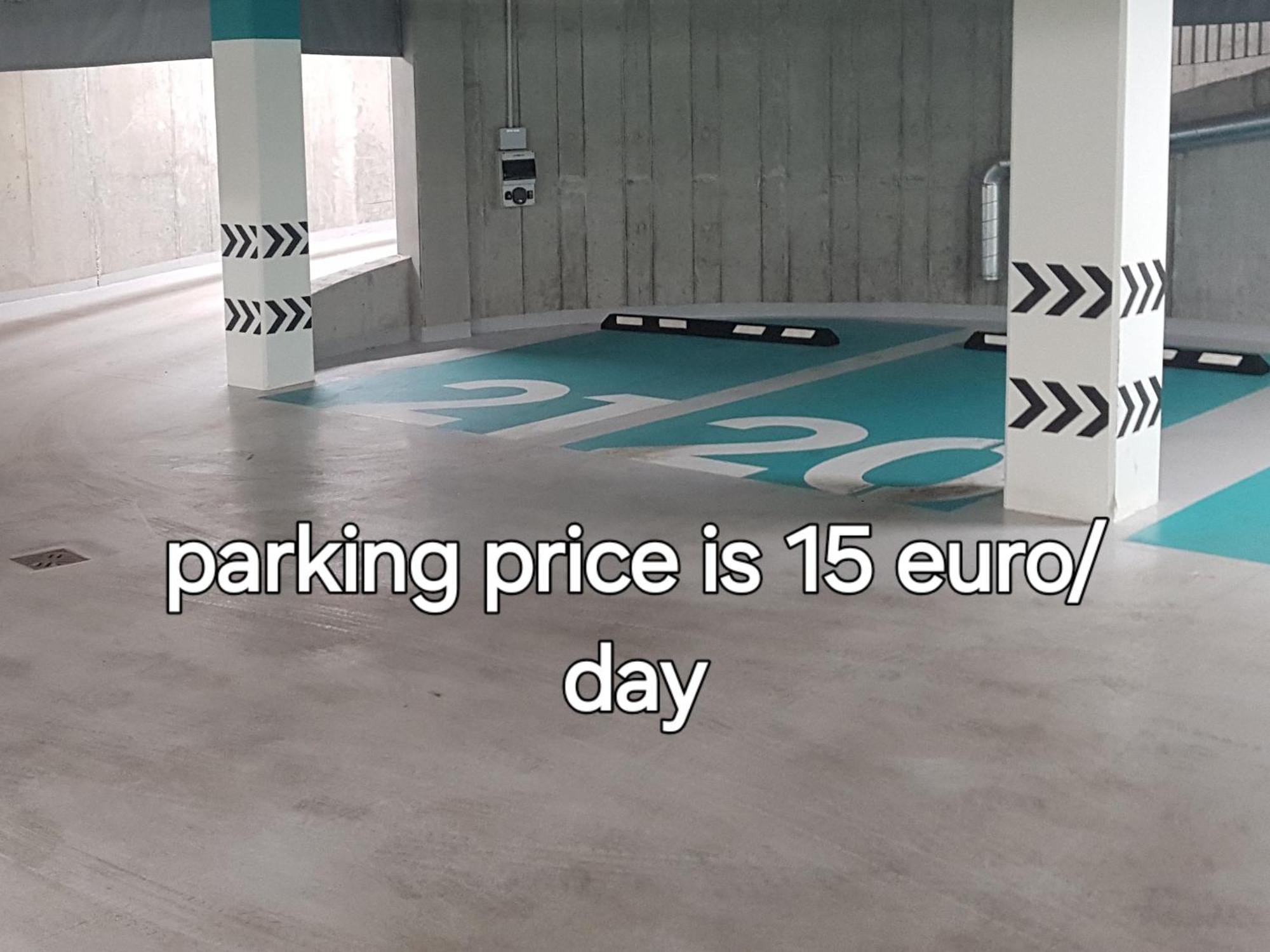 Happy Inn Presidential, Self Check-In, Parking In The Underground Garage Vilnius Luaran gambar